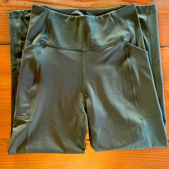 Girlfriend Collective Set Paloma Racerback Bra + High Rise Compression Leggings - Picture 6 of 15